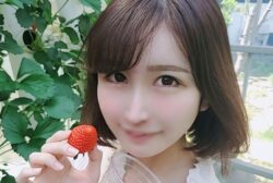 FC2PPV 2085638 Appearance! !! Limited Number! [Uncensored] Strawberry Hunting With A Dignified Young Lady Loved By Her Parents. Creampie Twice For Whitening Beauty! !! Even The Pant Face Was Elegant …